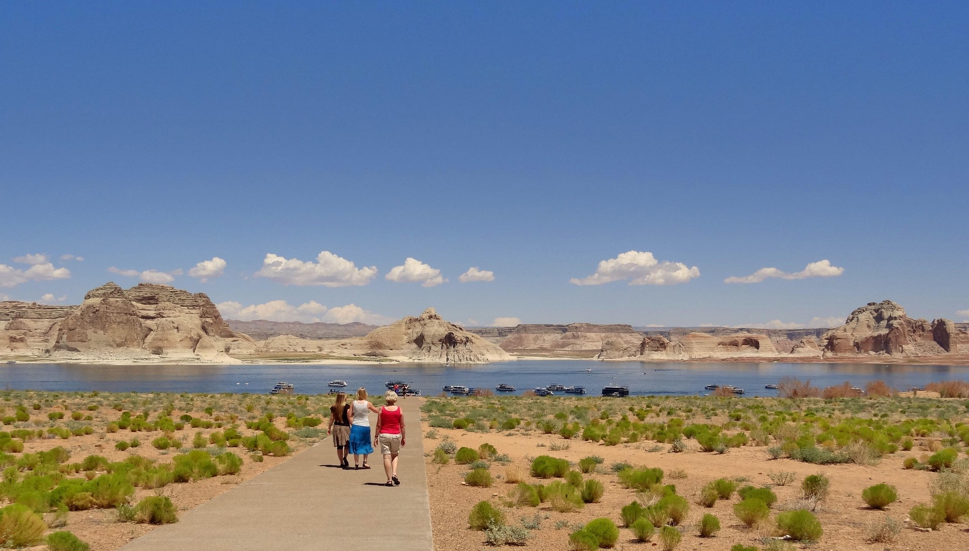Lake Powell Guide with a Campervan
