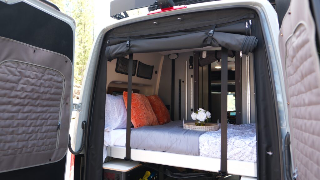 2026 Mercedes-Benz Winnebago Revel 44E