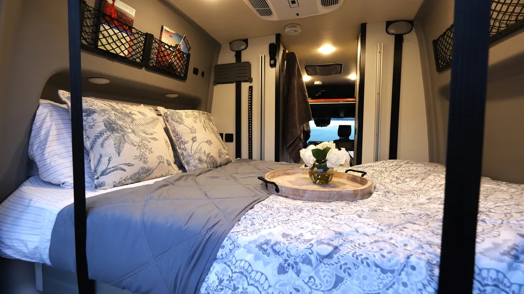 2024 Mercedes-Benz Revel Tan 4x4 interior